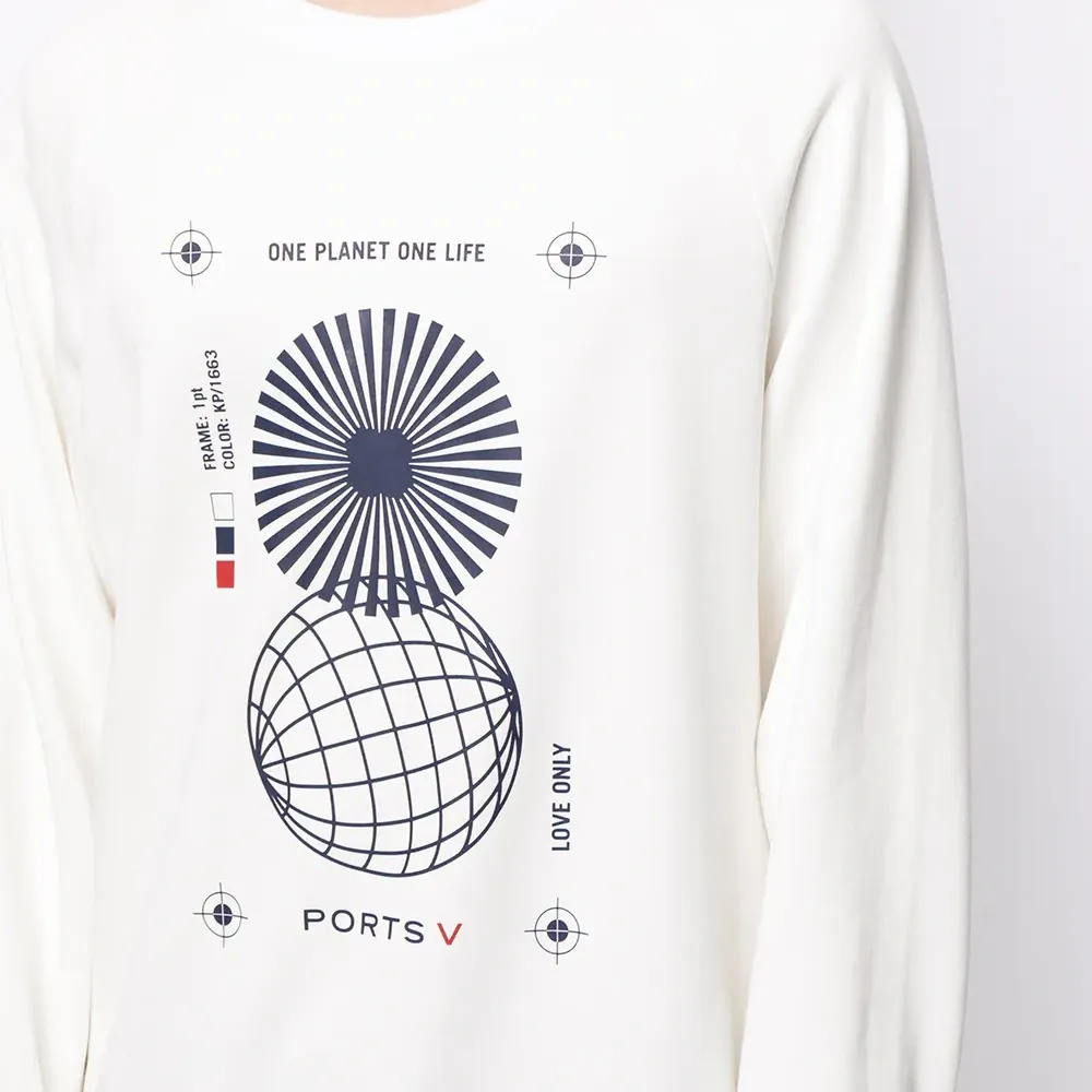 толстовка с надписью One Planet One Life