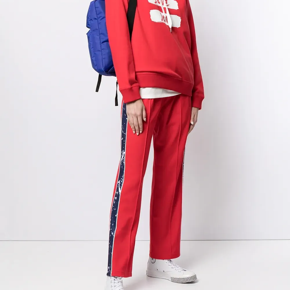 худи с кулиской и логотипом