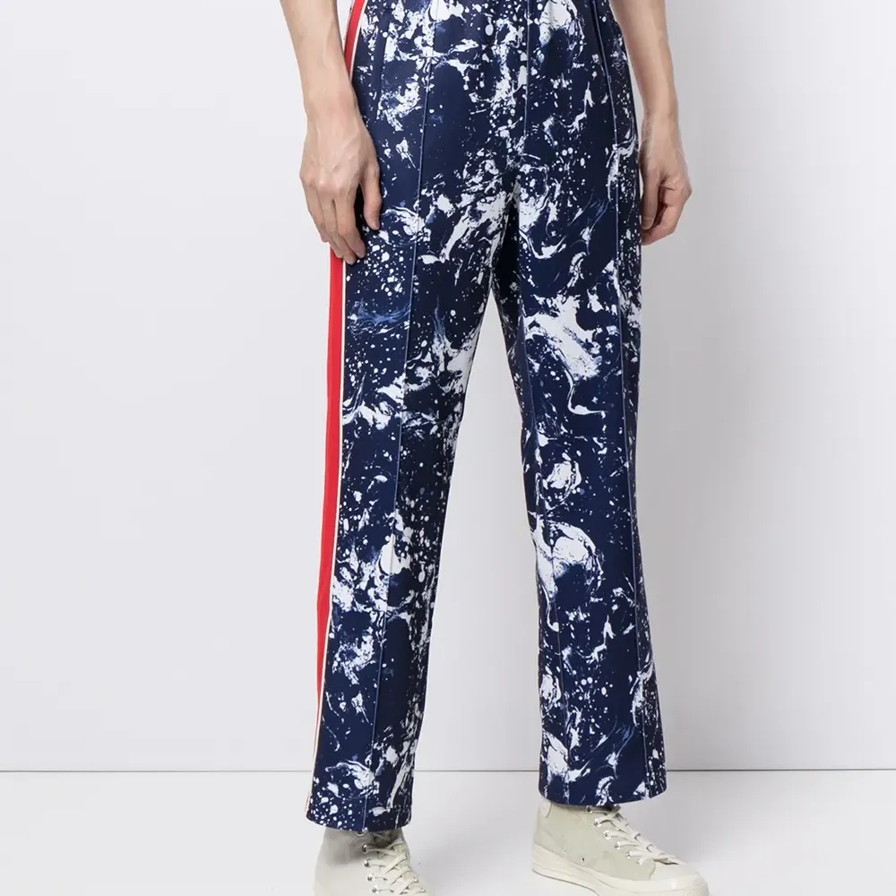 спортивные брюки с лампасами