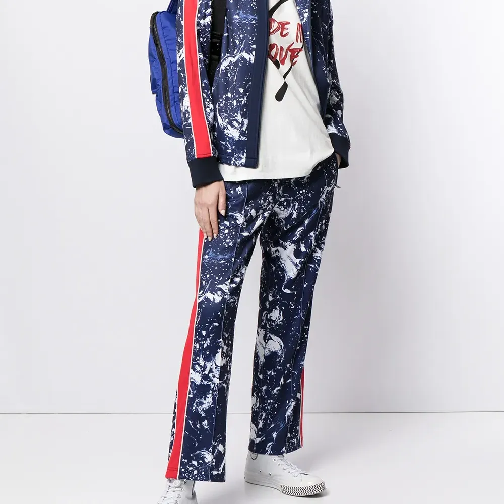 спортивные брюки с лампасами