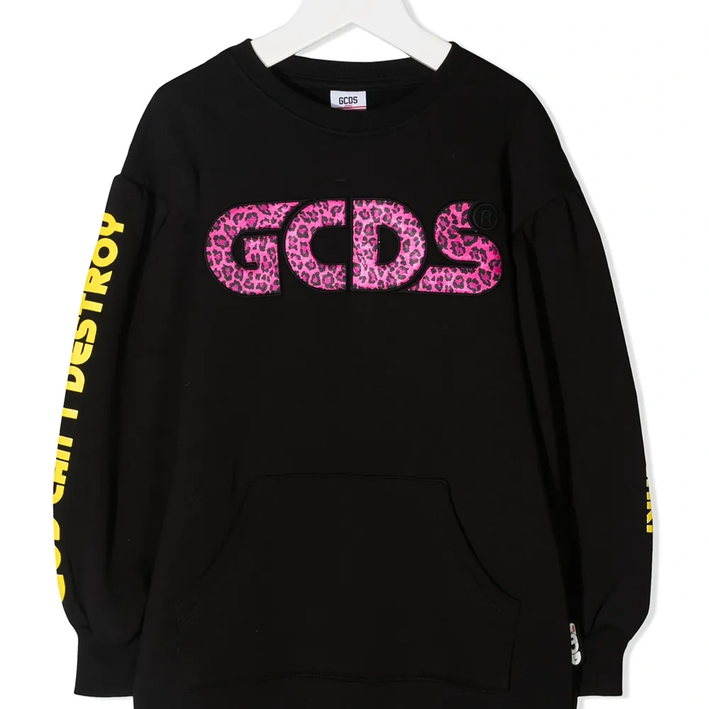 Толстовка с аппликацией