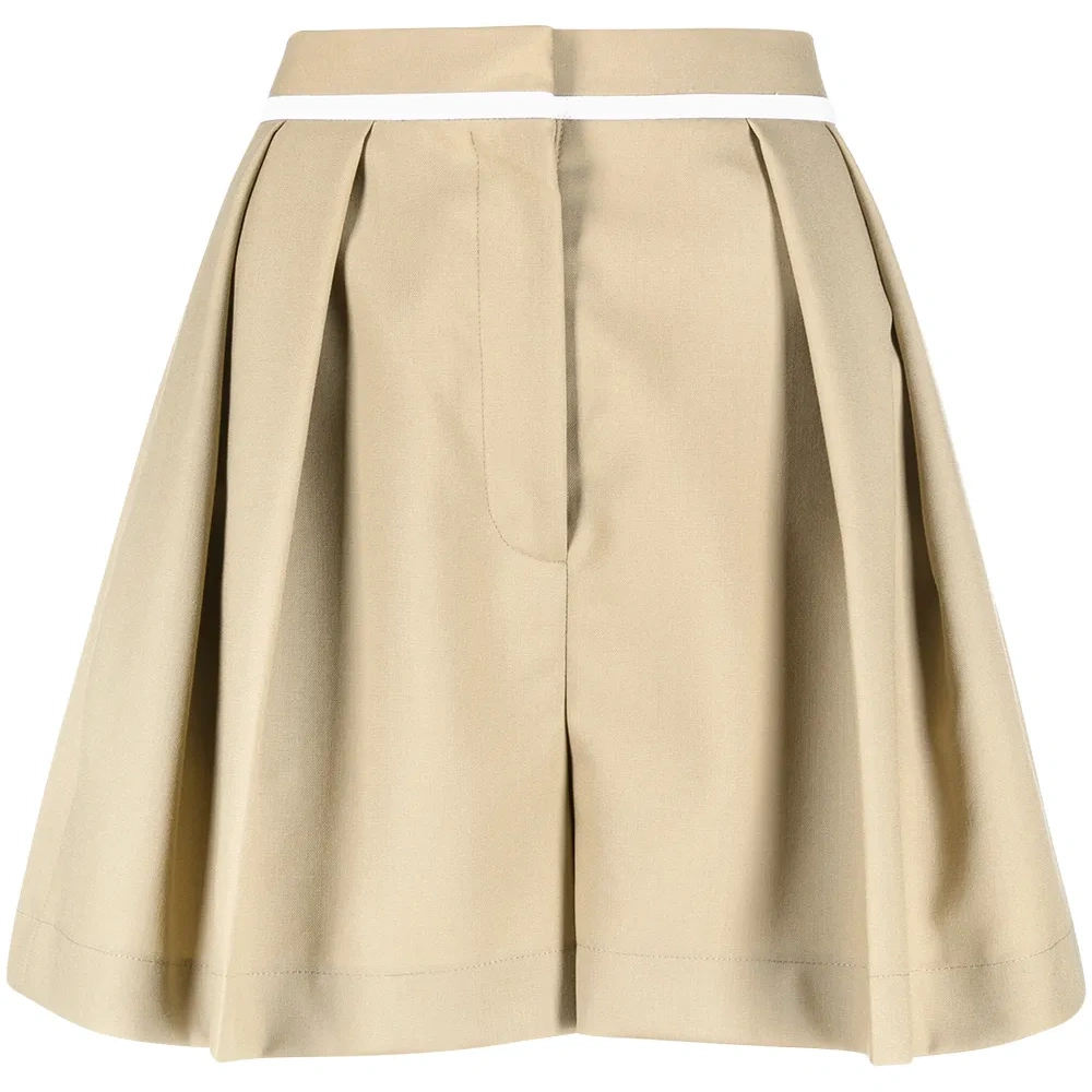 Шорты строгого кроя с завышенной талией и складками