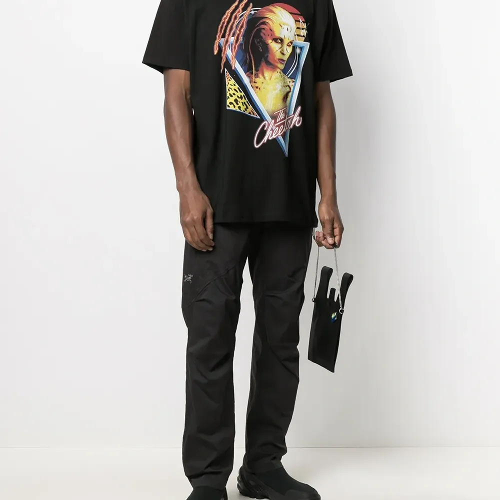 футболка с графичным принтом