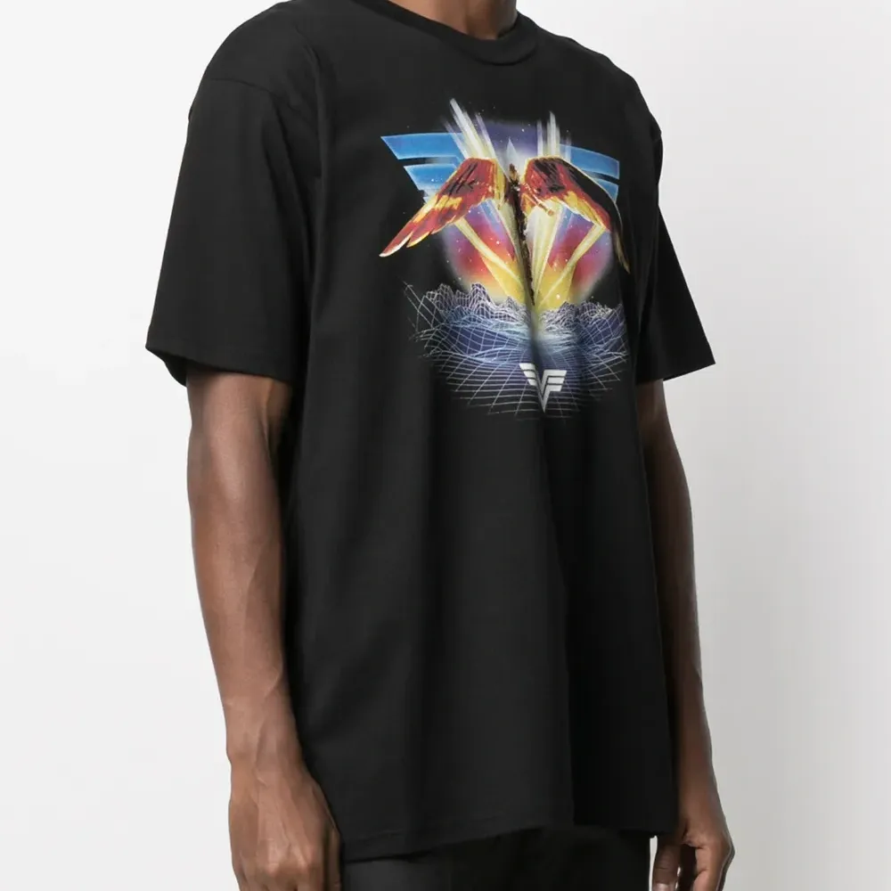 Футболка с графичным принтом