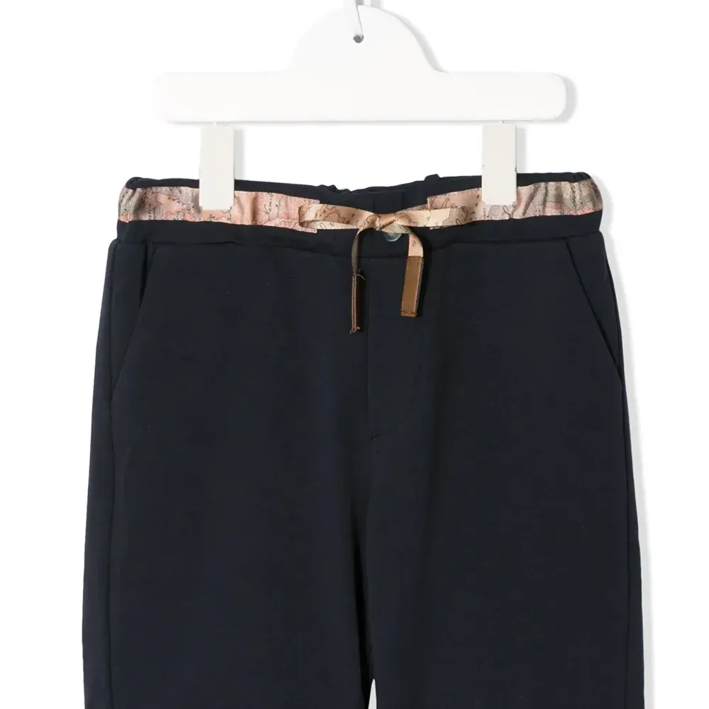 Шорты строгого кроя с бантом