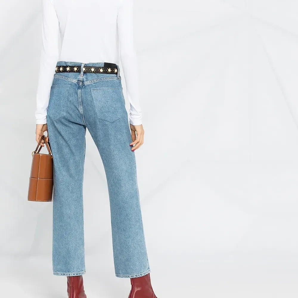 Блузка с высоким воротником