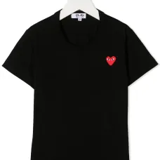 Футболка с нашивкой