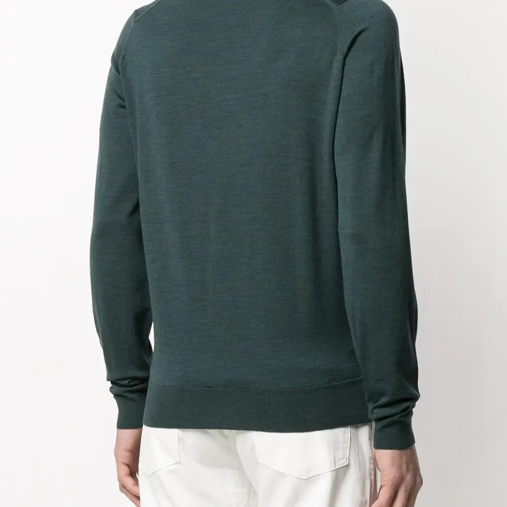 Джемпер с круглым вырезом