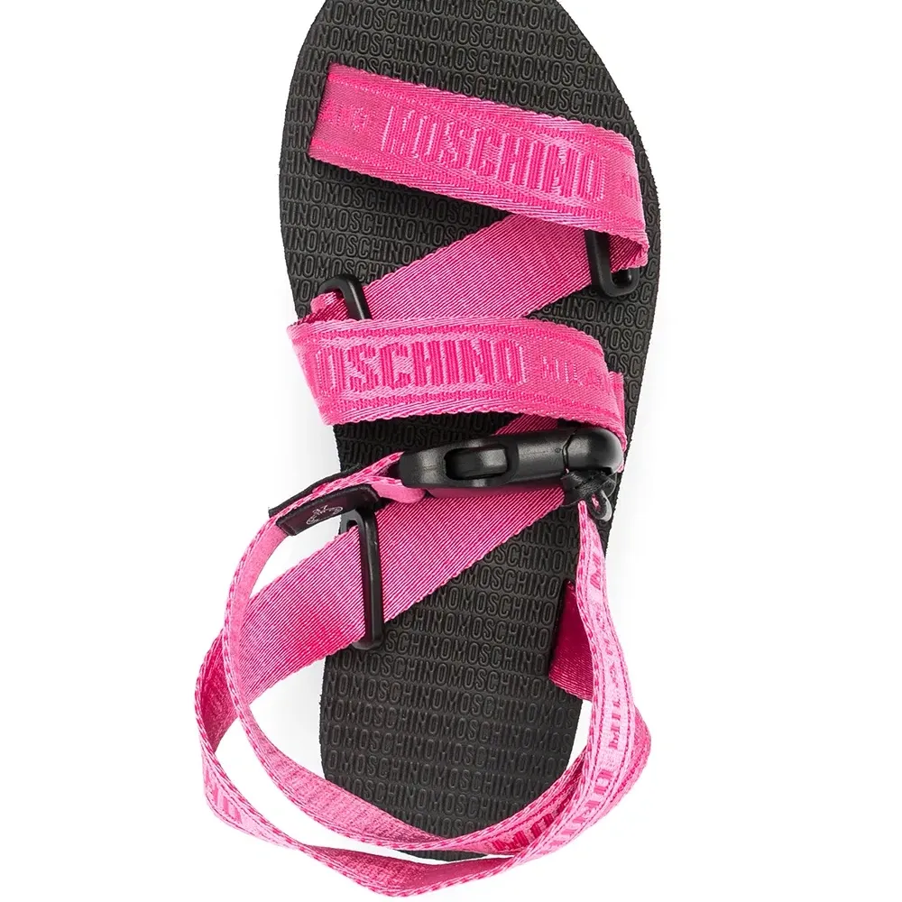 Сандалии на платформе с логотипом