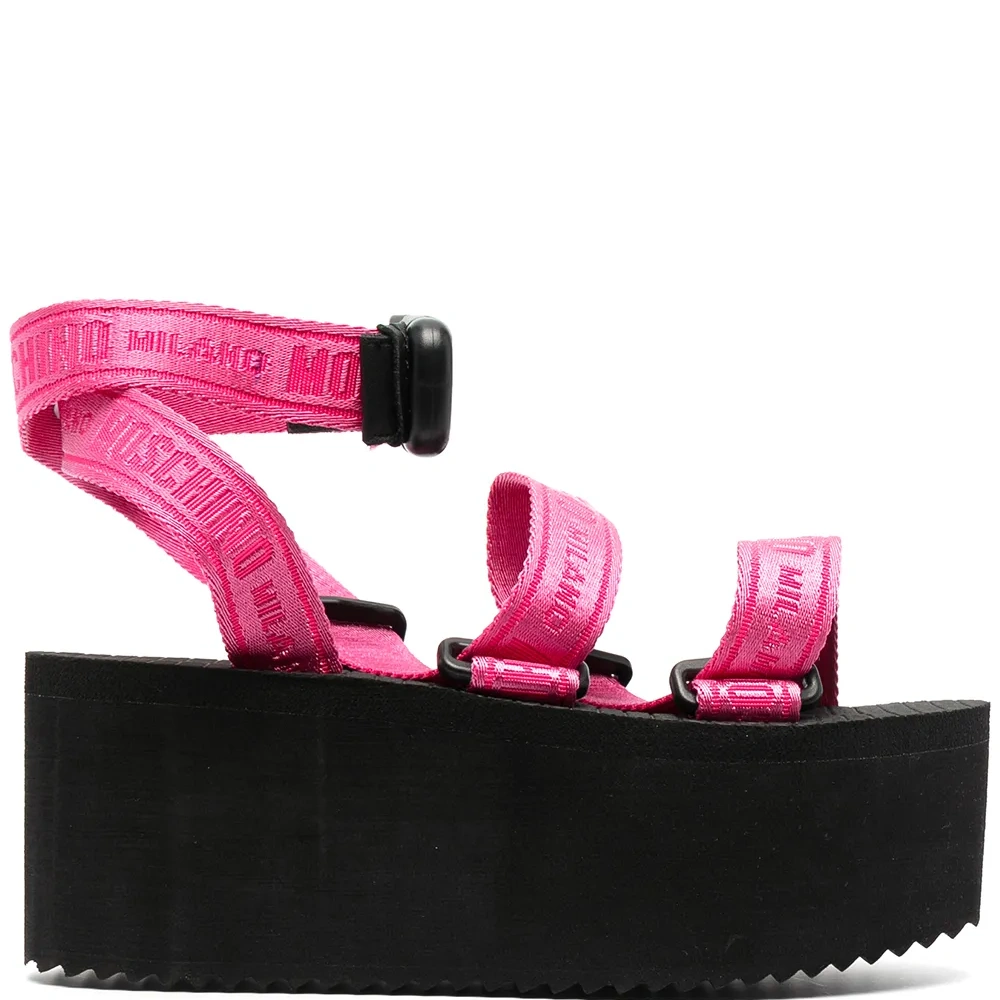 Сандалии на платформе с логотипом