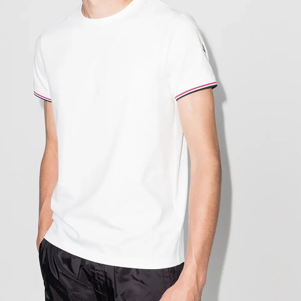 Футболка с короткими рукавами и нашивкой-логотипом