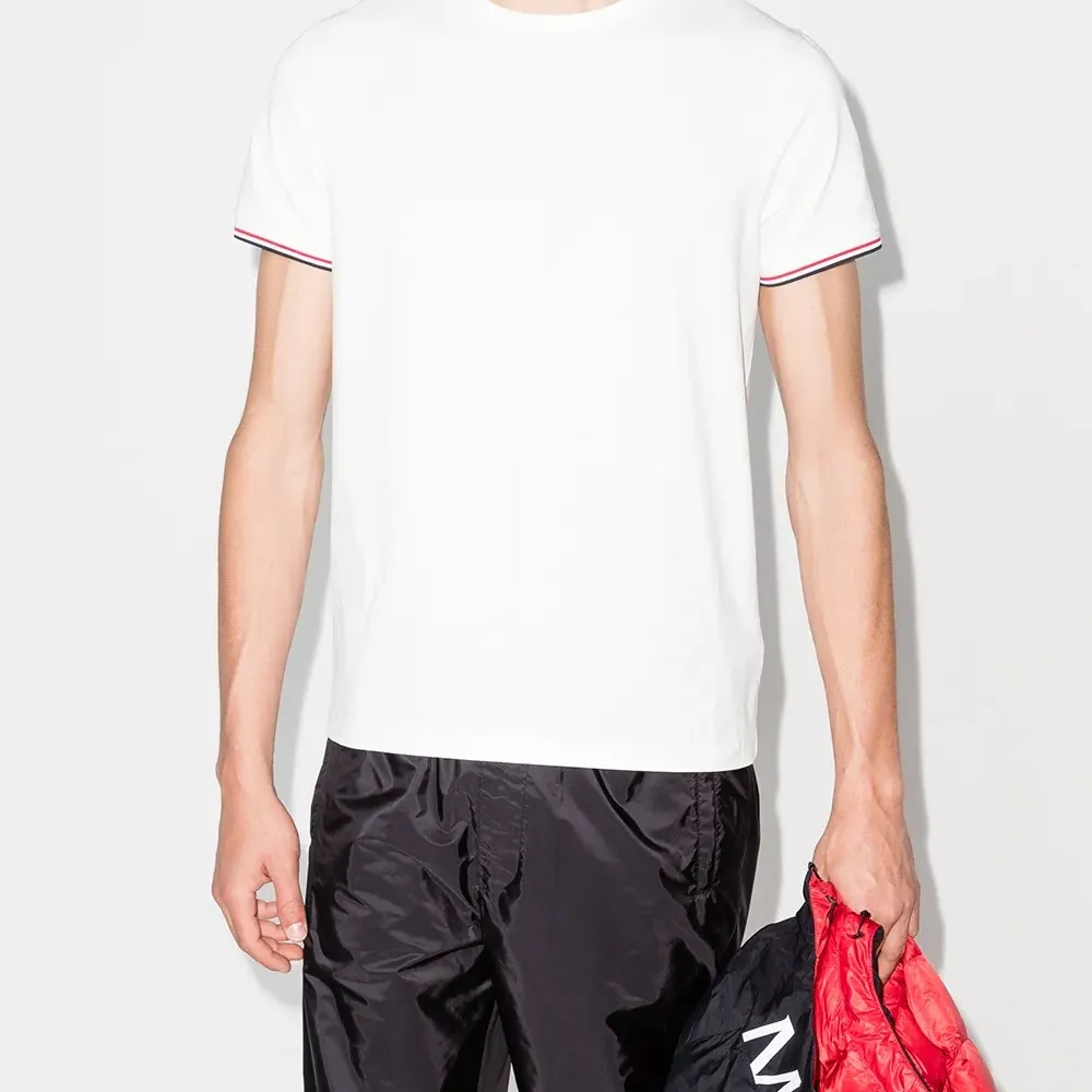 Футболка с короткими рукавами и нашивкой-логотипом