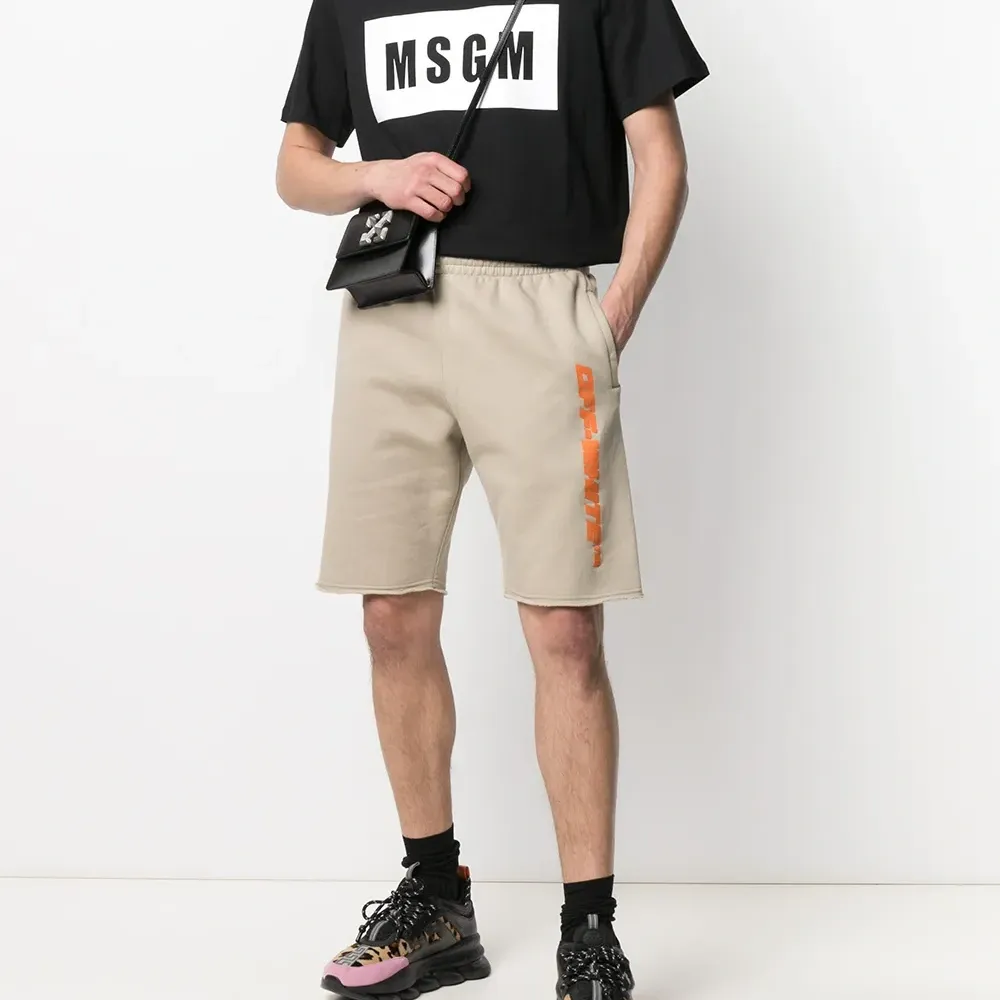 Футболка с логотипом