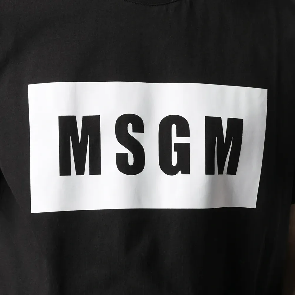 Футболка с логотипом