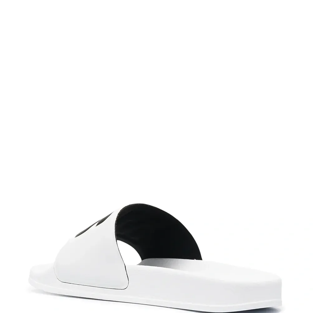 Шлепанцы с логотипом