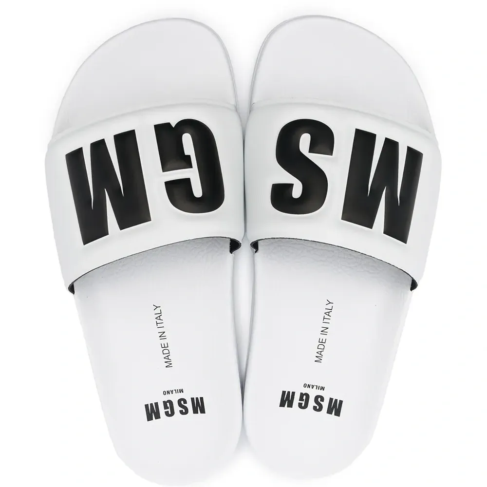 Шлепанцы с логотипом