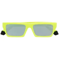 Солнцезащитные очки в квадратной оправе