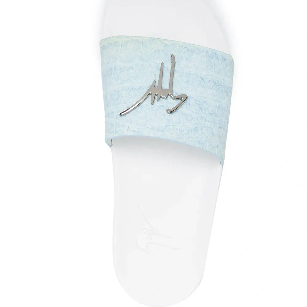 шлепанцы с логотипом