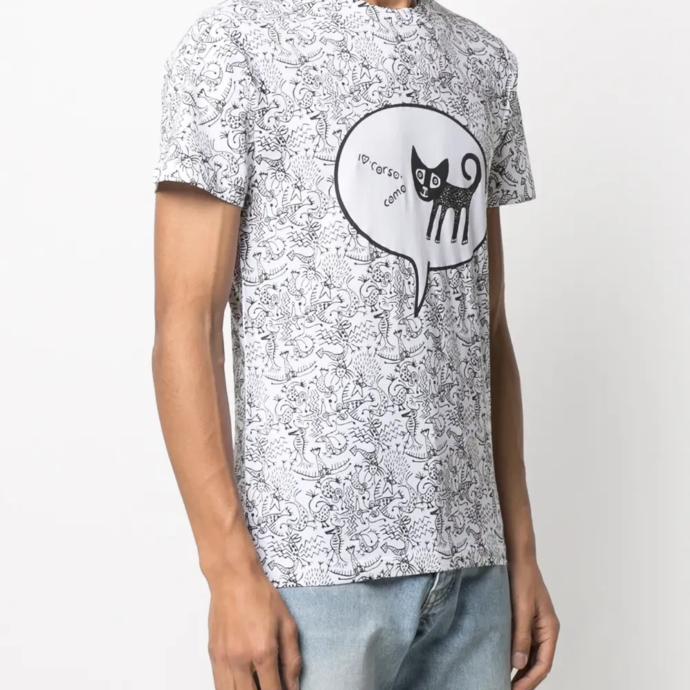 Футболка с короткими рукавами и графичным принтом