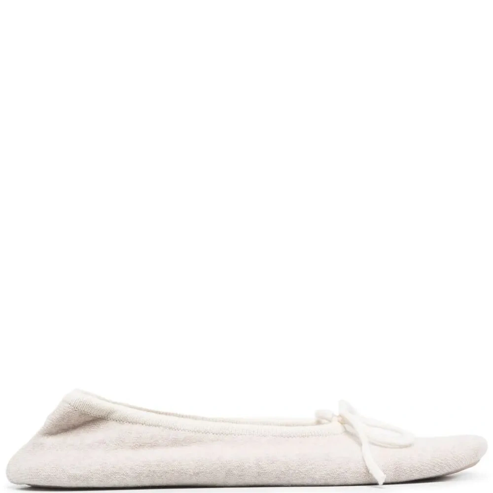 Кашемировые слиперы с контрастной отделкой Кашемировые слиперы с контрастной отделкой