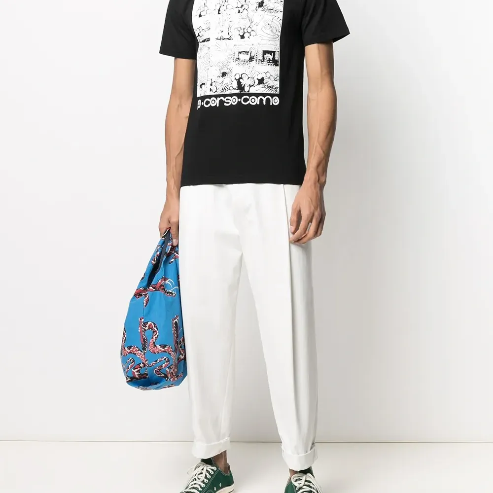 Футболка с короткими рукавами и графичным принтом