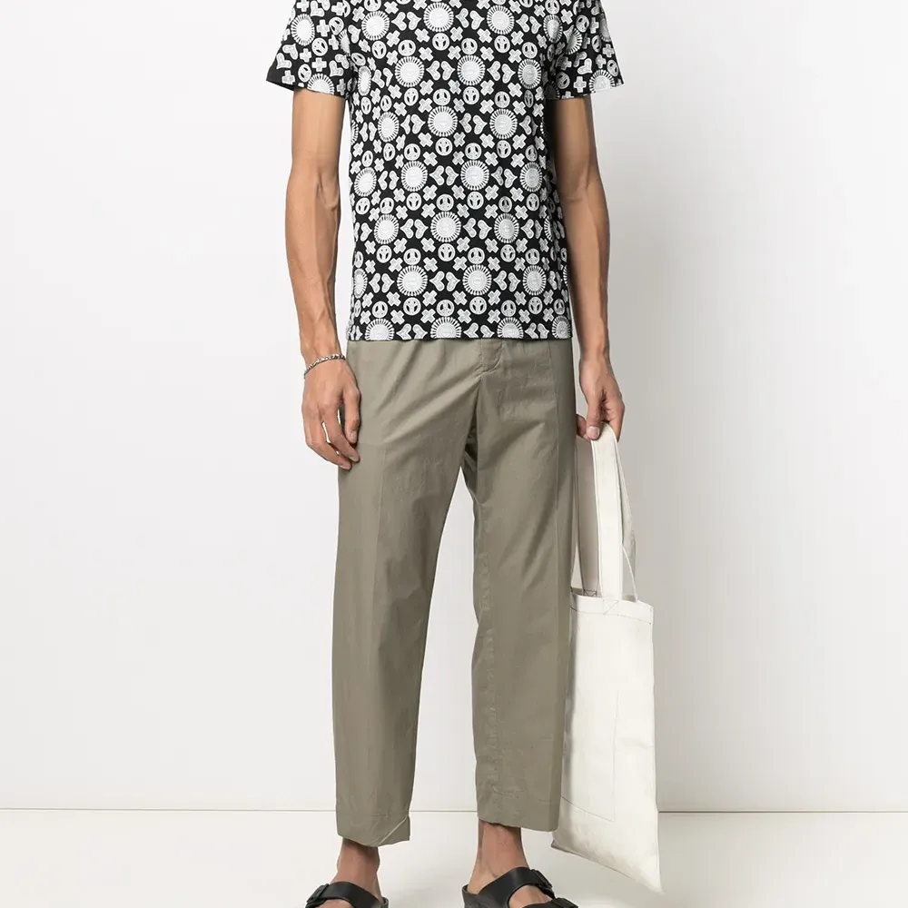 Футболка с короткими рукавами и графичным принтом