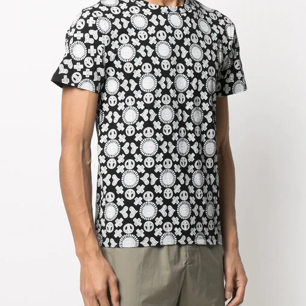 Футболка с короткими рукавами и графичным принтом