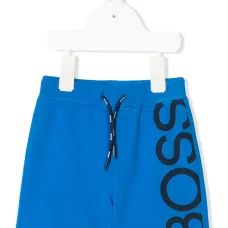 спортивные шорты с логотипом