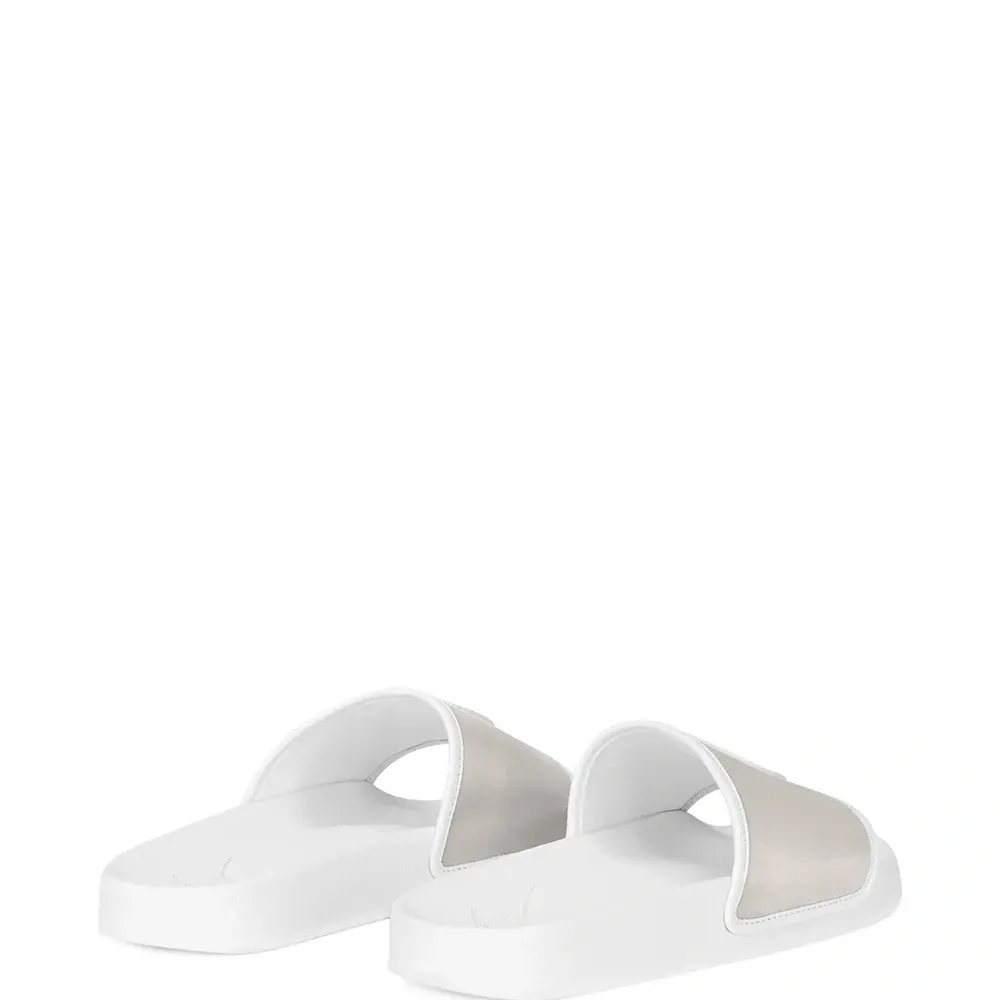 Шлепанцы Brett