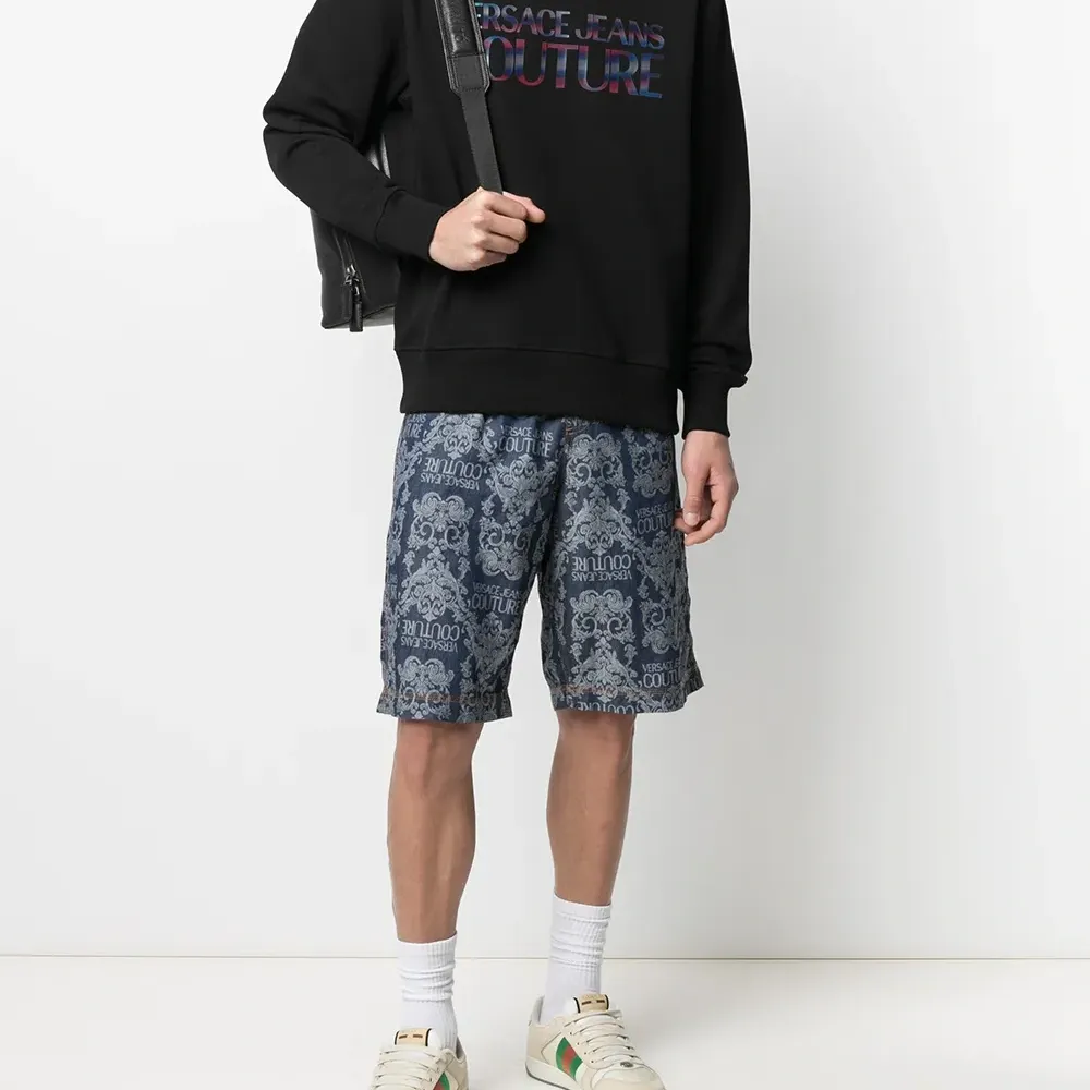 Толстовка с круглым вырезом и логотипом