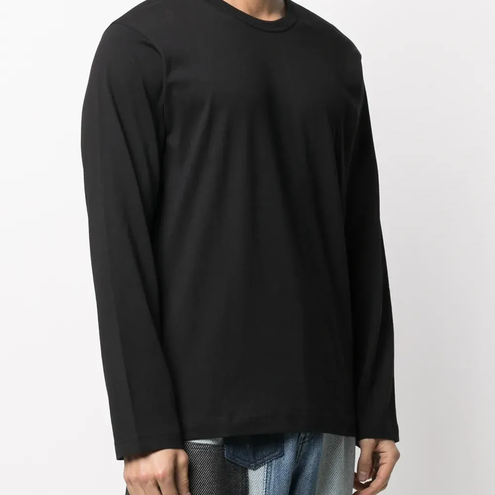 Футболка с длинными рукавами