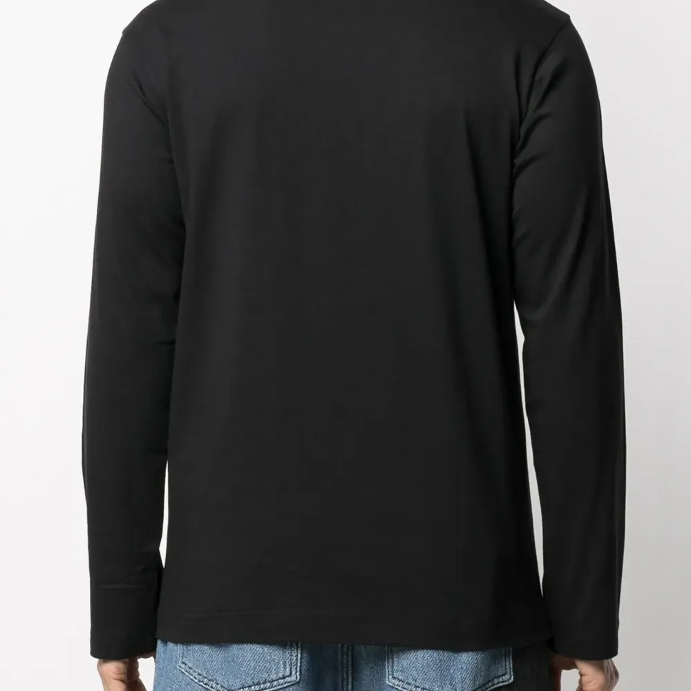 Футболка с длинными рукавами