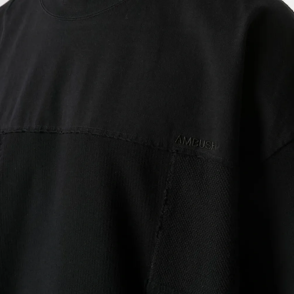 футболка с вышитым логотипом