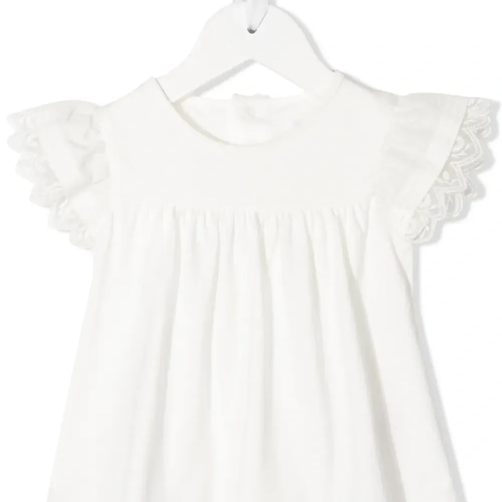 Блузка с вышивкой