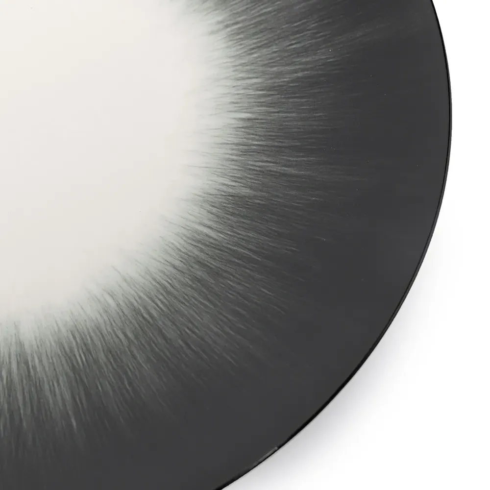 Комплект из двух фарфоровых тарелок