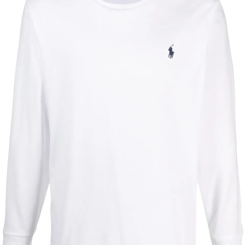 Футболка с вышитым логотипом