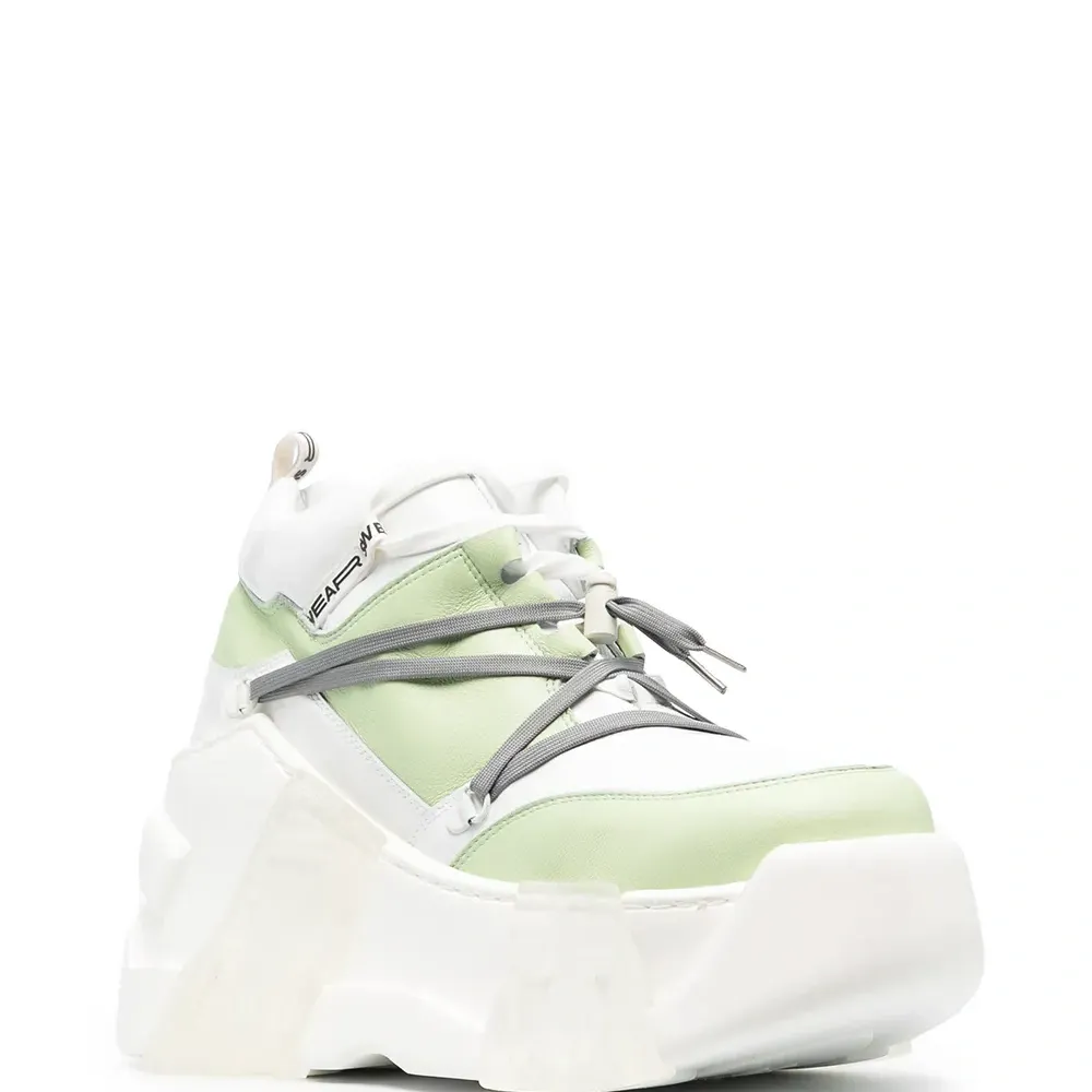 Кроссовки Amazon на платформе