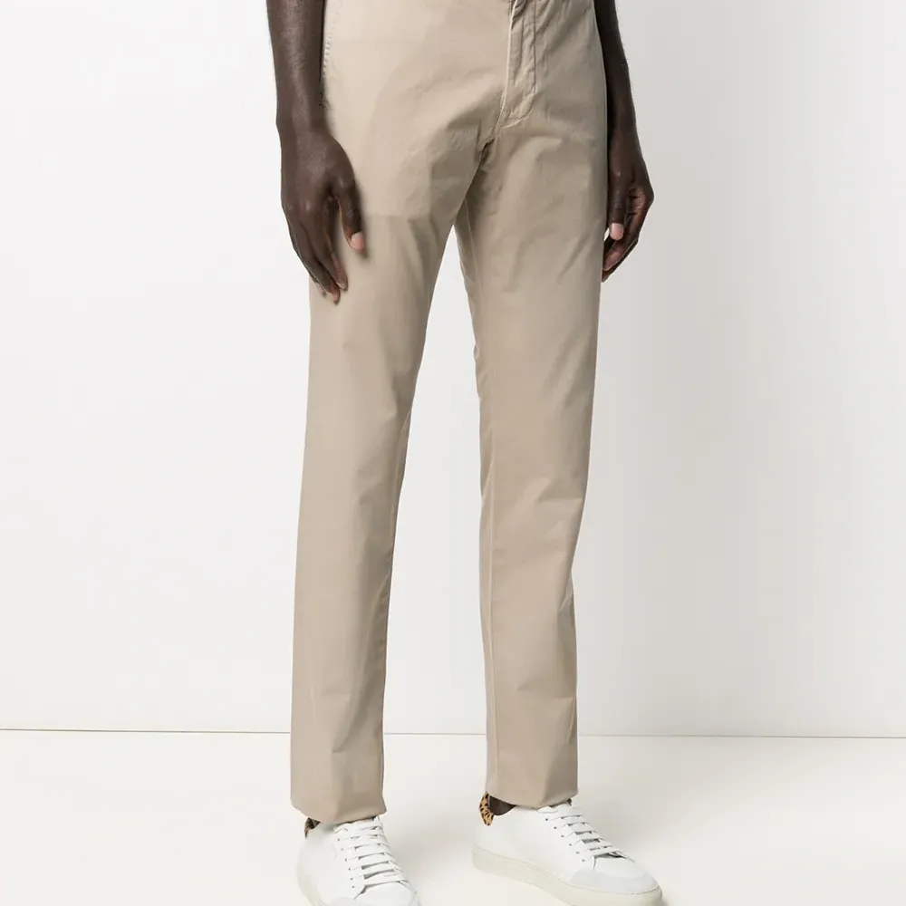 Брюки прямого кроя с нашивкой-логотипом