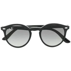 Солнцезащитные очки в круглой оправе