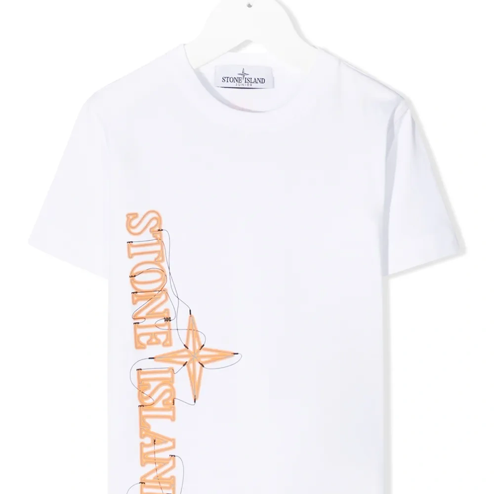 Футболка с короткими рукавами и логотипом