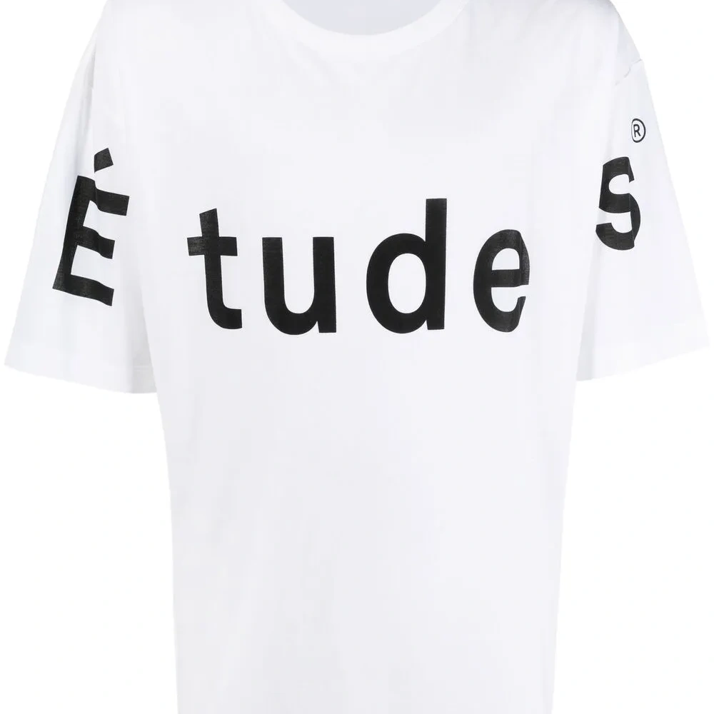 Футболка с логотипом