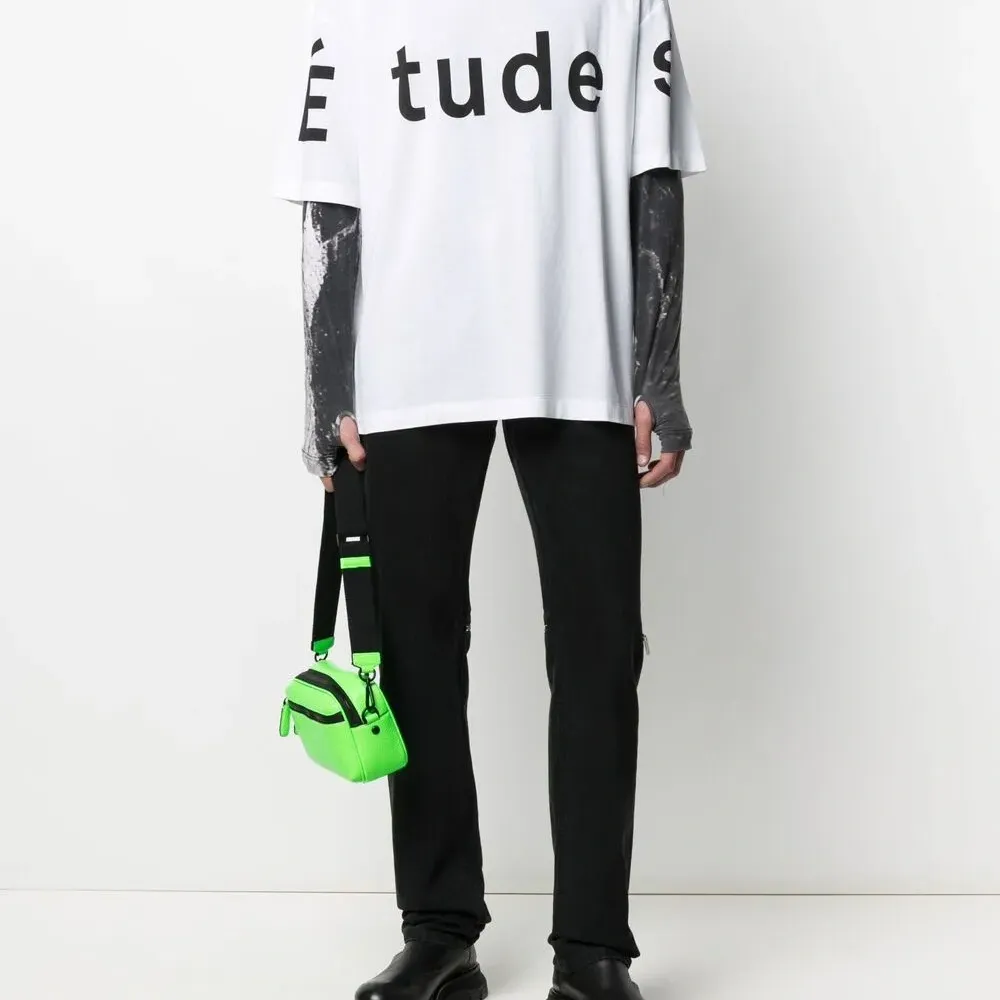 Футболка с логотипом