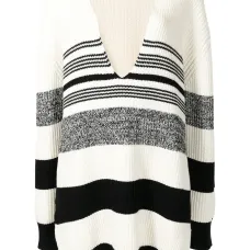 Джемпер в горизонтальную полоску с V-образным вырезом