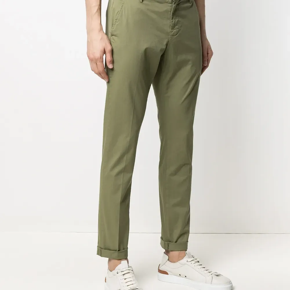 Брюки кроя слим