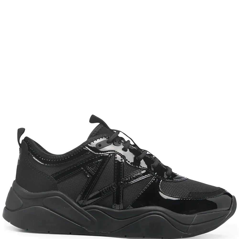 Кроссовки с логотипом