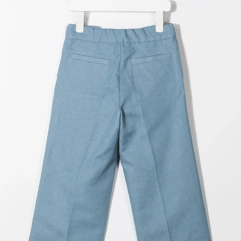 Брюки прямого кроя с пуговицами сбоку