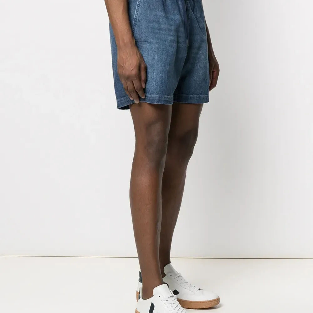 джинсовые шорты с вышитым логотипом