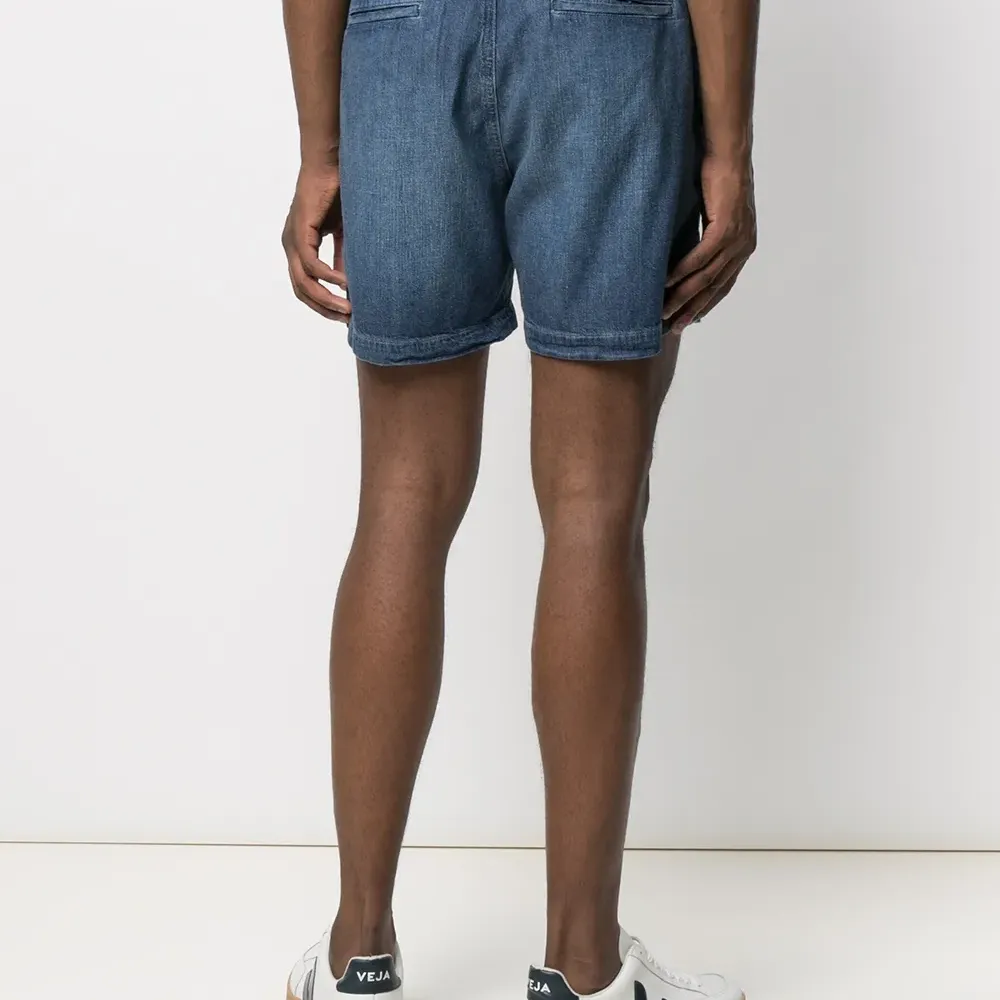 джинсовые шорты с вышитым логотипом