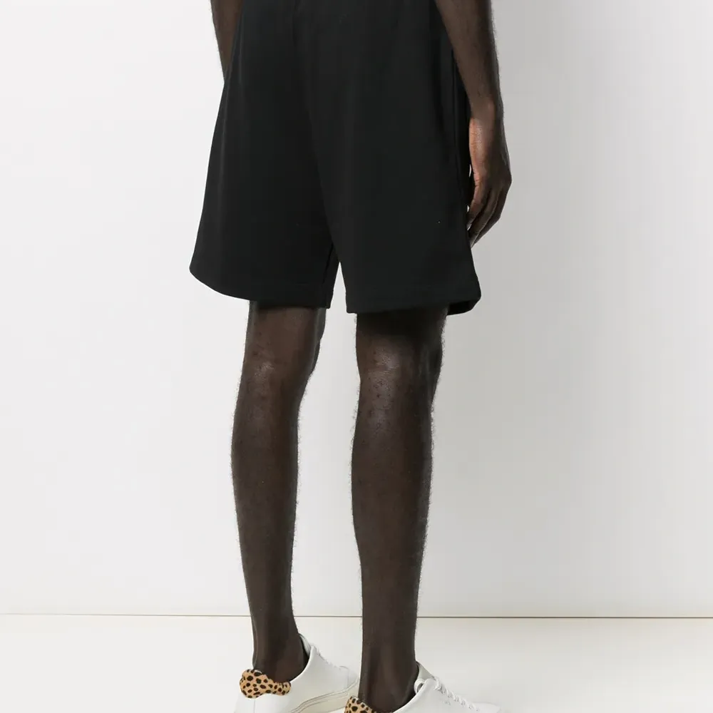 Спортивные шорты с логотипом