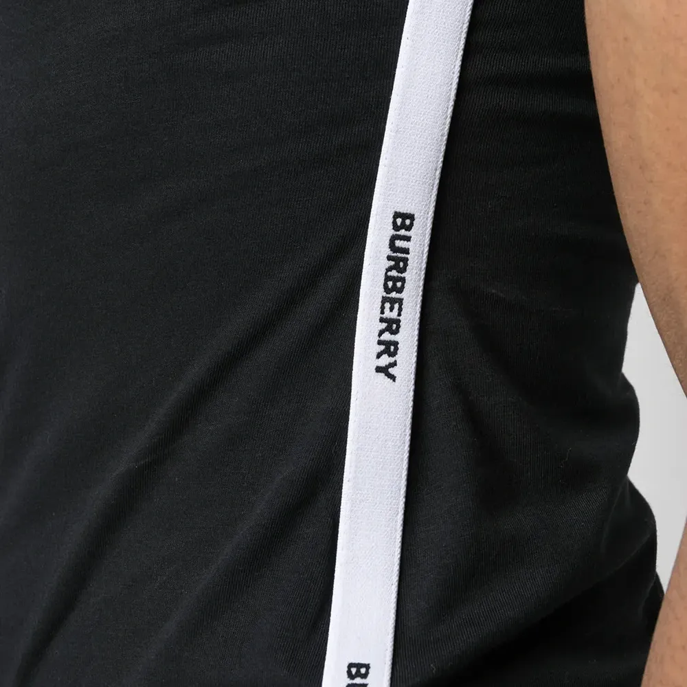 Футболка с логотипом